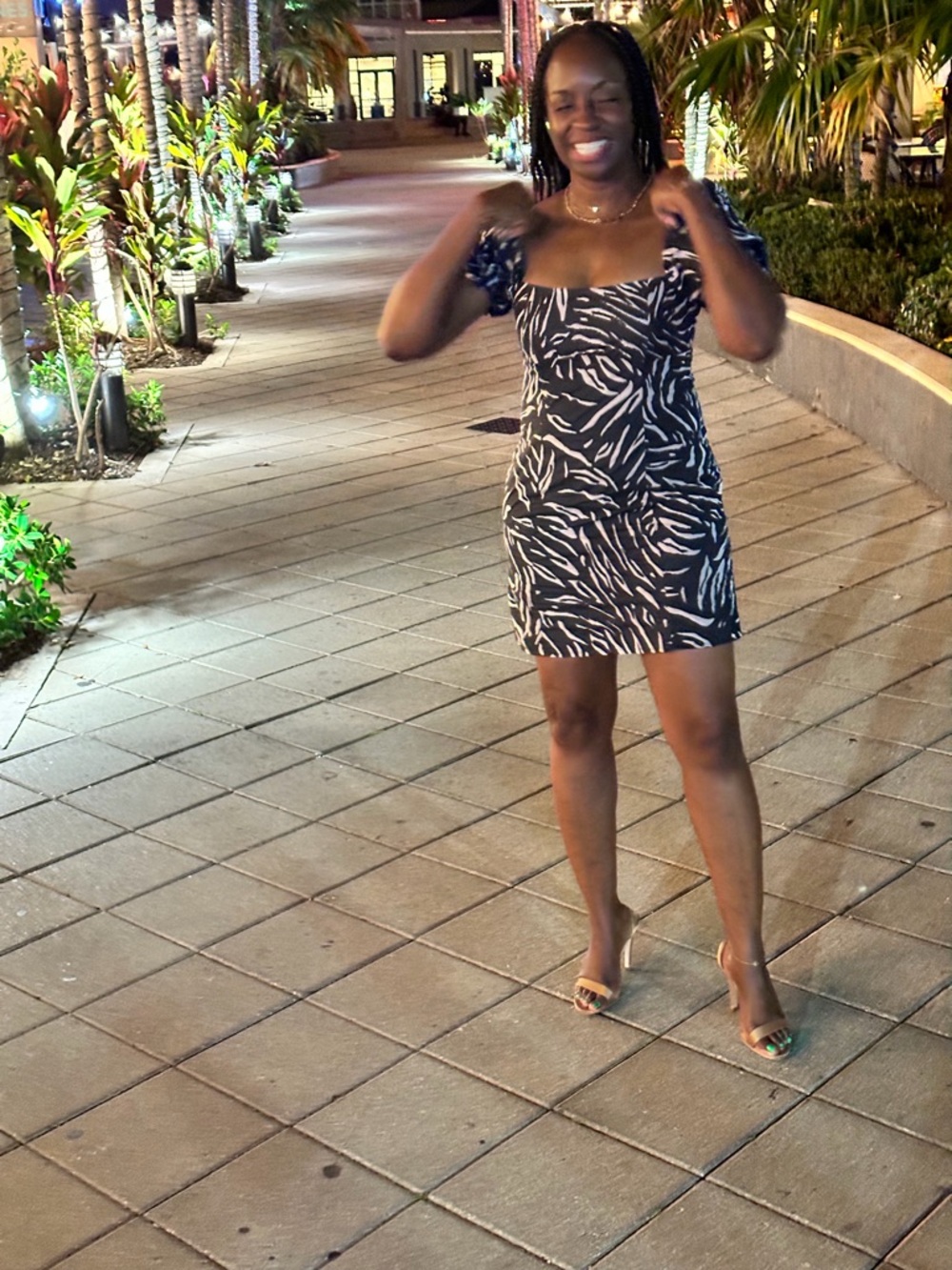 Francesca's Collections Black and White Zebra-Print Puff Sleeve Mini Dress